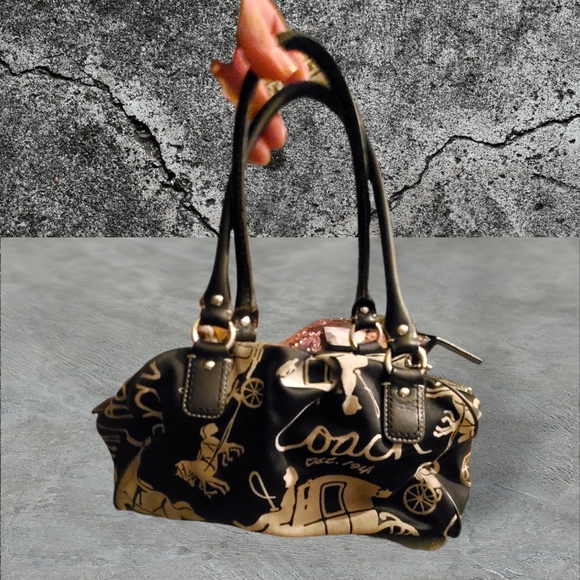 Coach purse - Picture 2 of 9